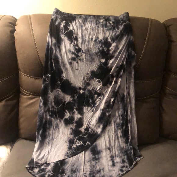 Tie-dye skirt - Picture 1 of 3